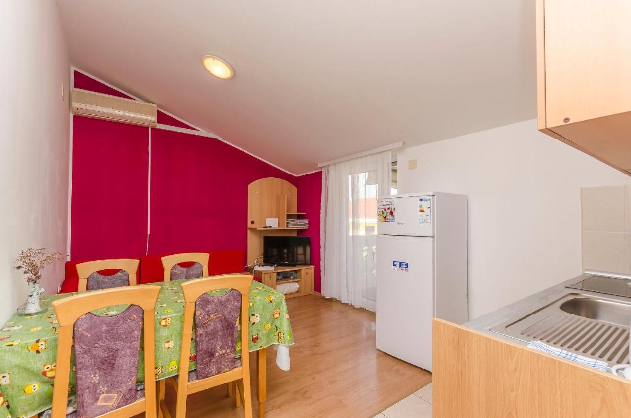 Apartments Mira I Водице Экстерьер фото