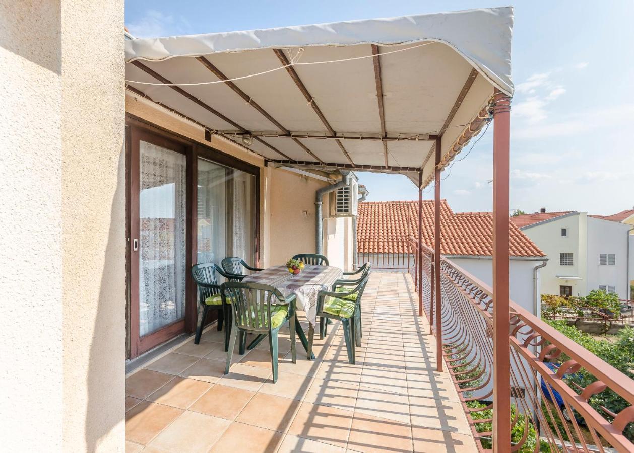 Apartments Mira I Водице Экстерьер фото