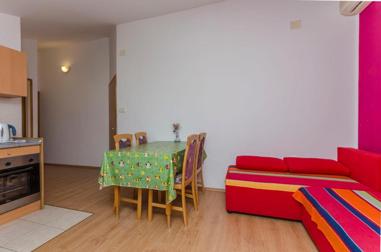 Apartments Mira I Водице Экстерьер фото
