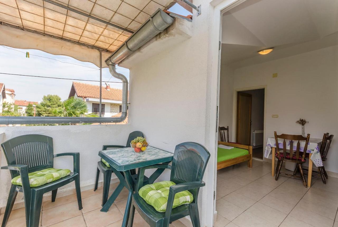 Apartments Mira I Водице Экстерьер фото